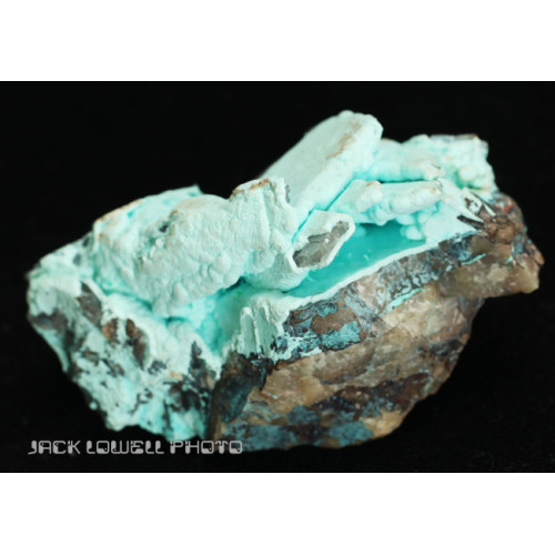 Shattuckite on Quartz